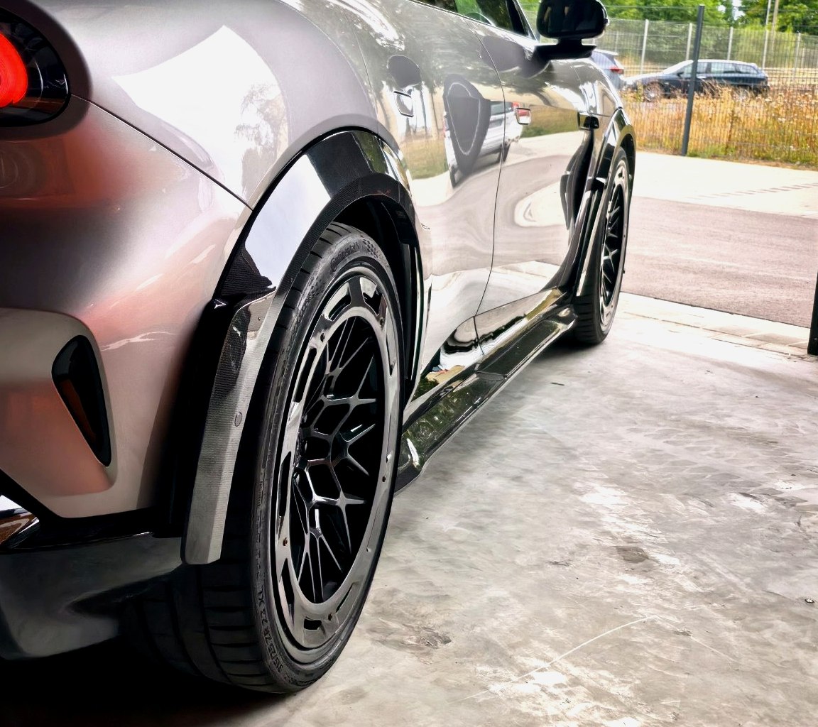 Side skirts